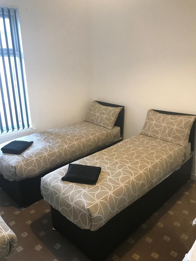 Brownlows Inn Guest House Formerly The King Harry Accommodation 利物浦 外观 照片